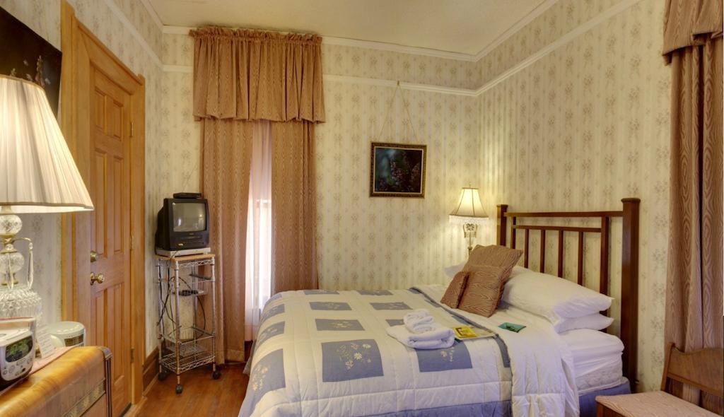Garden House Bed And Breakfast Hannibal Rum bild